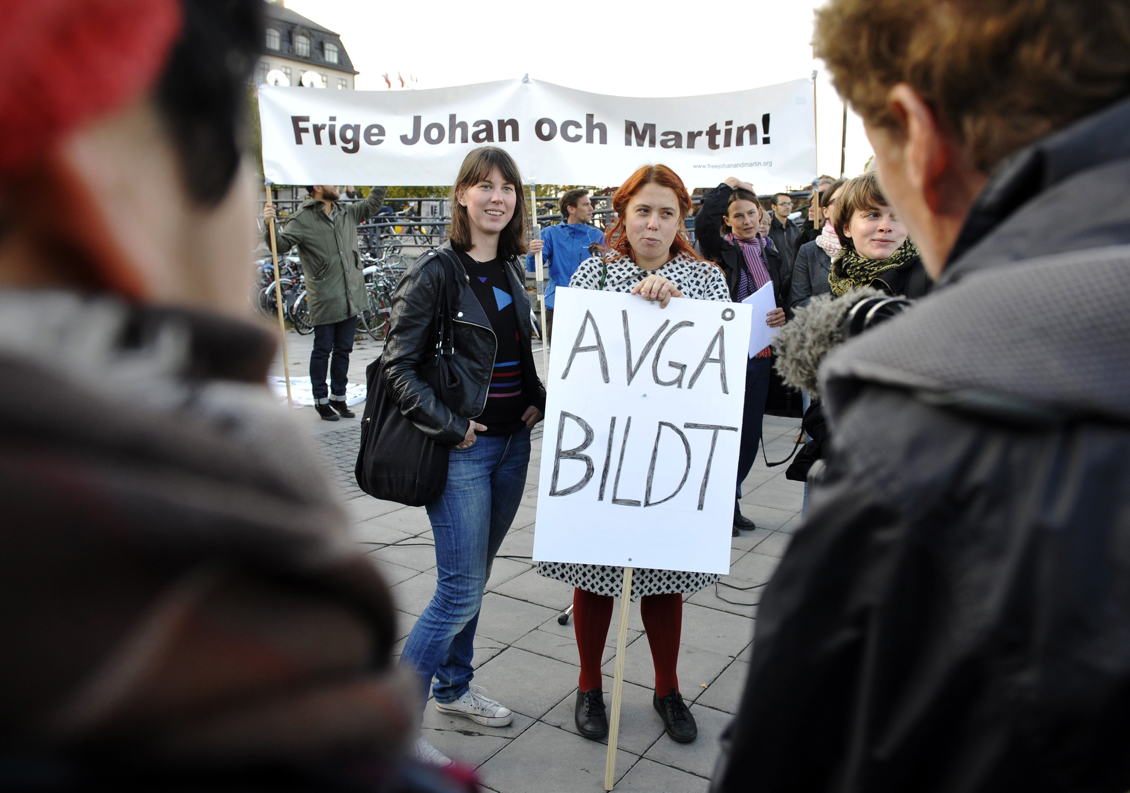 Sedan Schibbye och Persson greps har Bildts agerande kritiserats från flera håll.