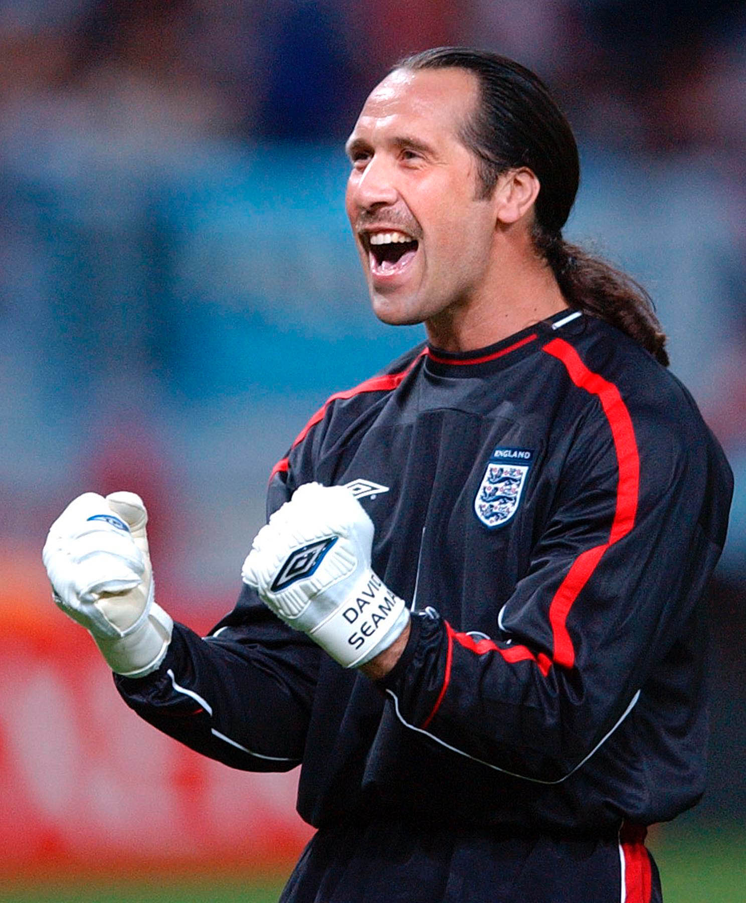 Mr. Hästsvans. David Seaman. Få spelare har blivit så förknippade med en hästsvans som Englands- och Arsenals legendariske målvakt. Mr. Hästsvans. David Seaman. Få spelare har blivit så förknippade med en hästsvans som Englands- och Arsenals legendariske målvakt.