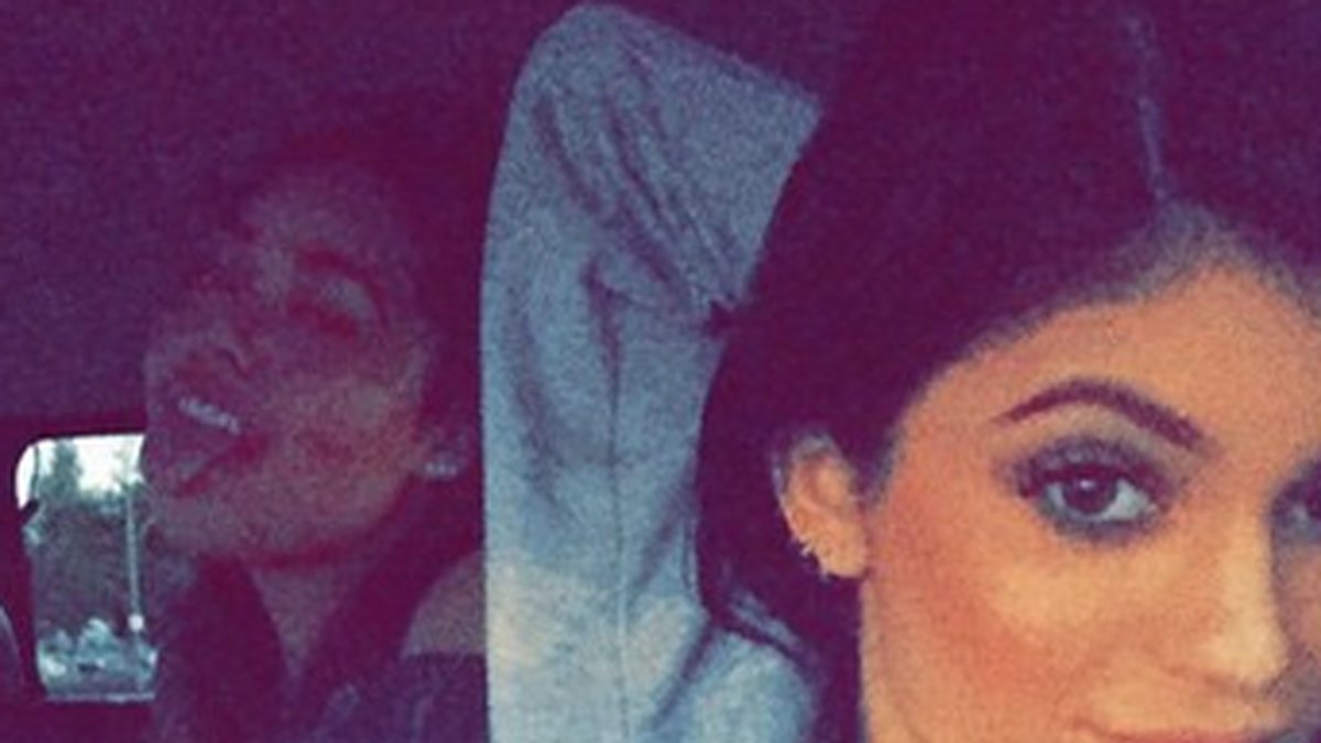 Även Kylie Jenner har piercat sina bröstvårtor. 