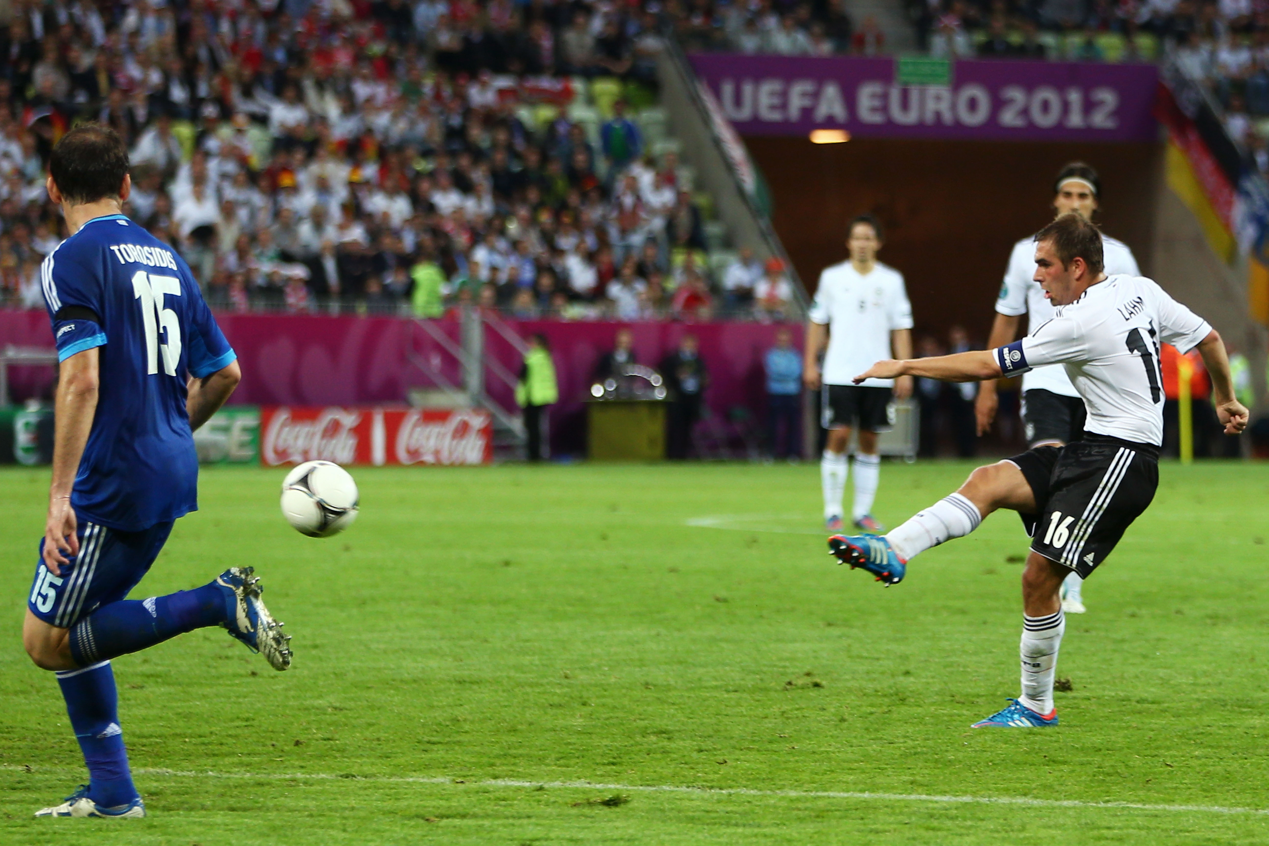 Philip Lahm gjorde 1–0 i den 39:e minuten med sin högerfot. Philip Lahm gjorde 1–0 i den 39:e minuten med sin högerfot.