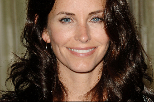 MILF modell äldre. Snart 50 år till och med. Men det är långt kvar tills det att Courtney Cox passerar sitt bäst före-datum. MILF modell äldre. Snart 50 år till och med. Men det är långt kvar tills det att Courtney Cox passerar sitt bäst före-datum.