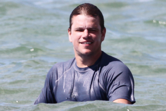 Matt Damon surfar också har på Hawaii. 