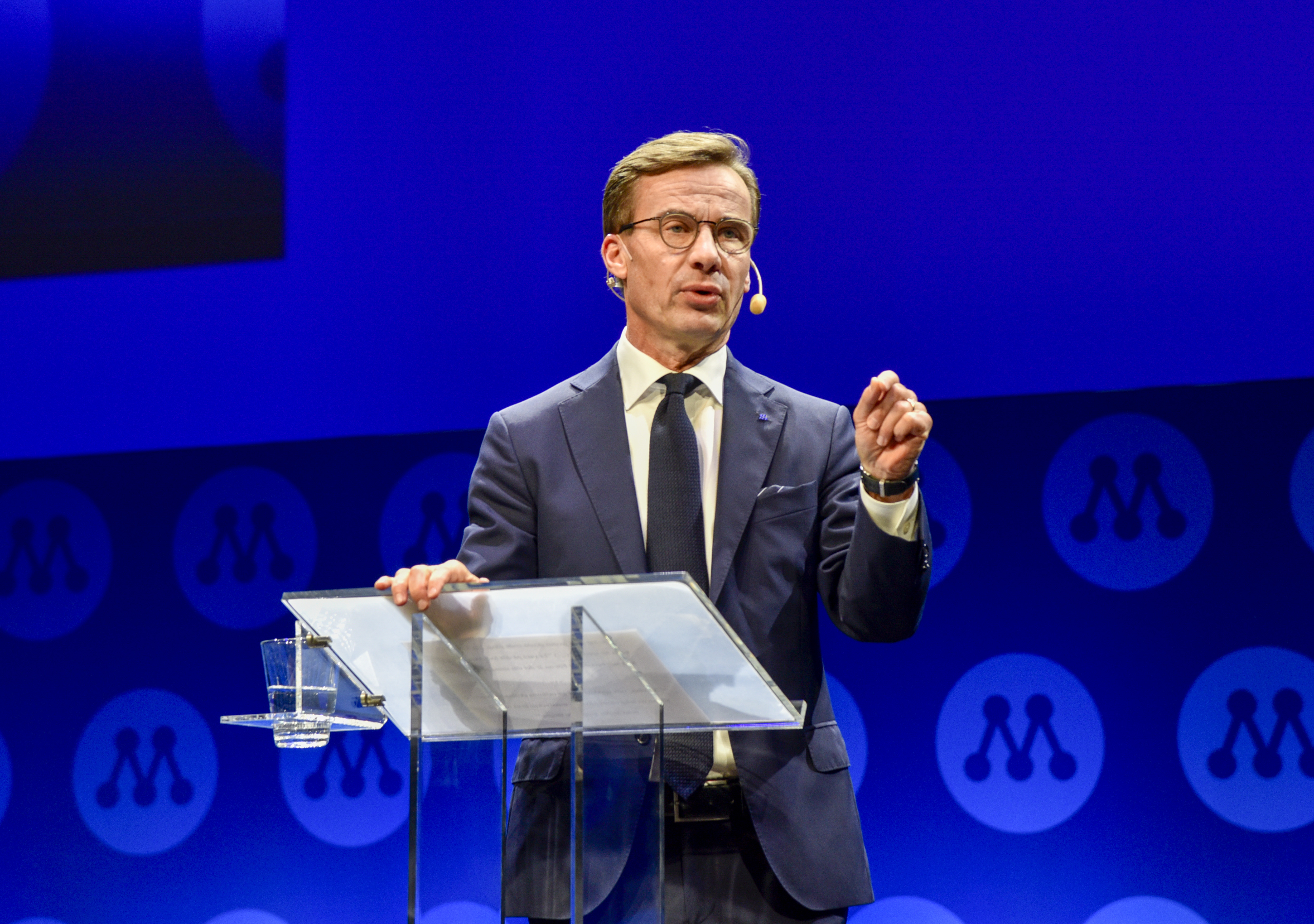 Ulf Kristersson tjänar bäst av riksdagsledamöterna. Ulf Kristersson tjänar bäst av riksdagsledamöterna.