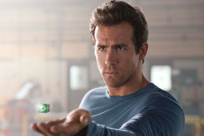 4. "Green Lantern"-hunken Ryan Reynolds fick många på fall efter sin insats som superhjälte. Bland annat Blake Lively som är den ibland grönmålade skådisens  nya flickvän.