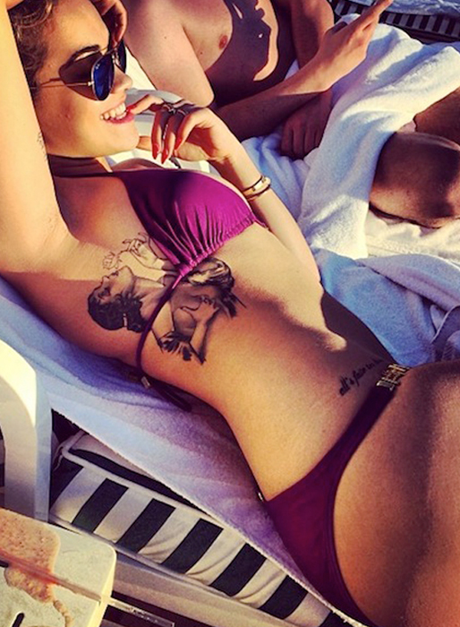 Rita Ora på stranden. Rita Ora på stranden.