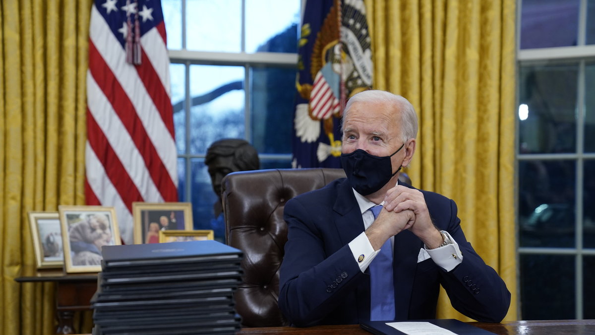 President Joe Biden ska signera sin första order.