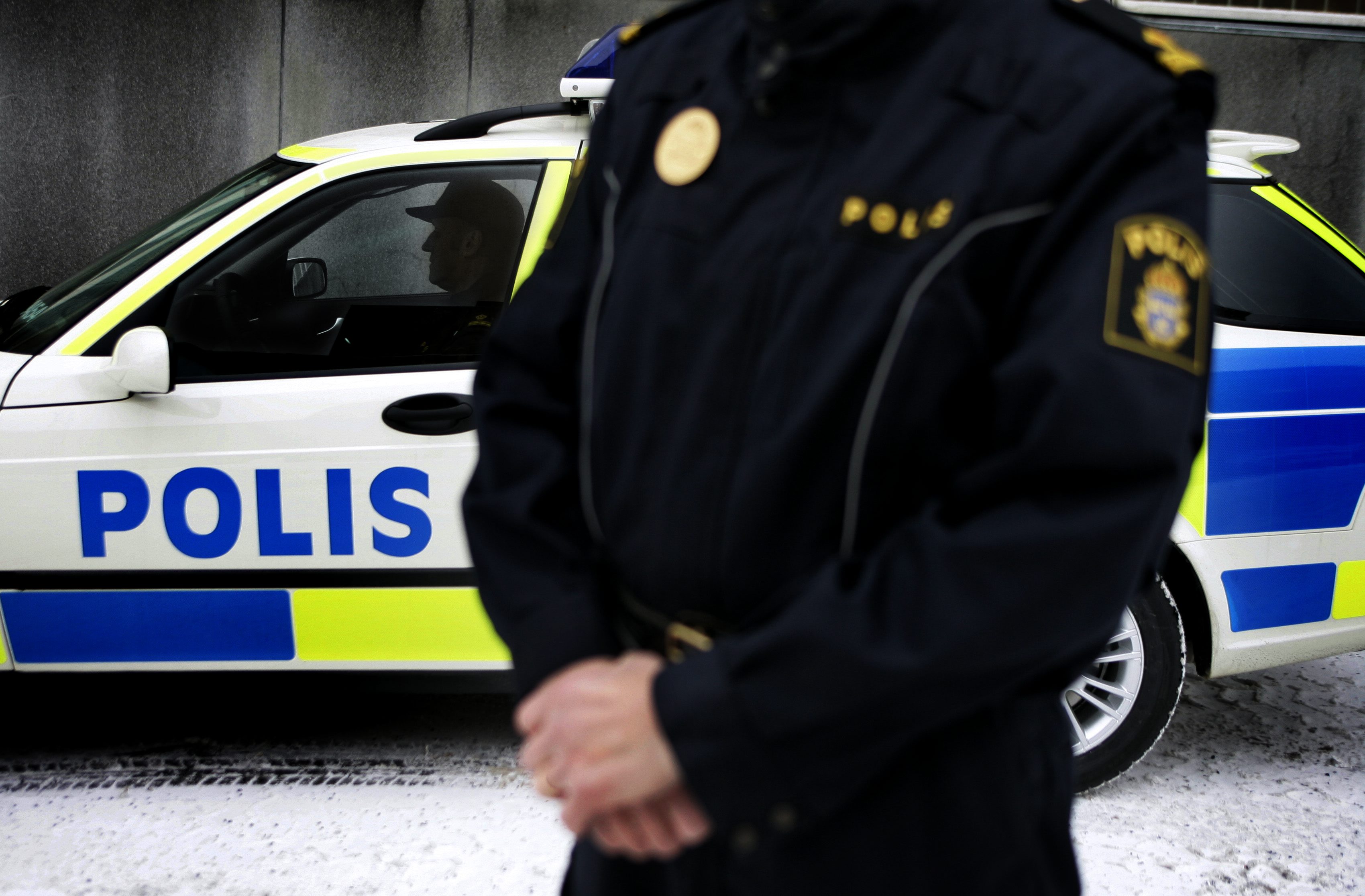 En falsk polis härjade i Göteborg efter att ha kommit över någons polisbricka.