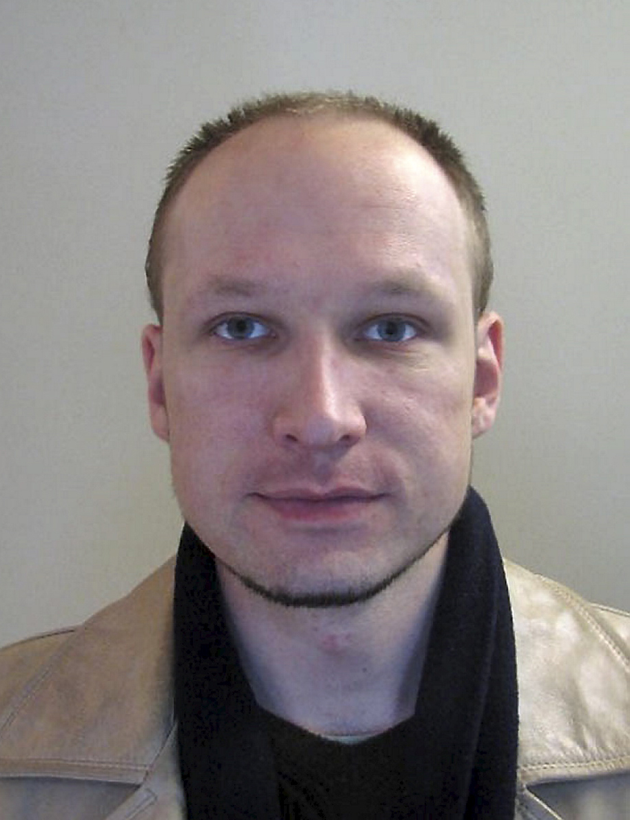 Anders Behring Breivik hade skulder på 300 000 kronor när han greps.