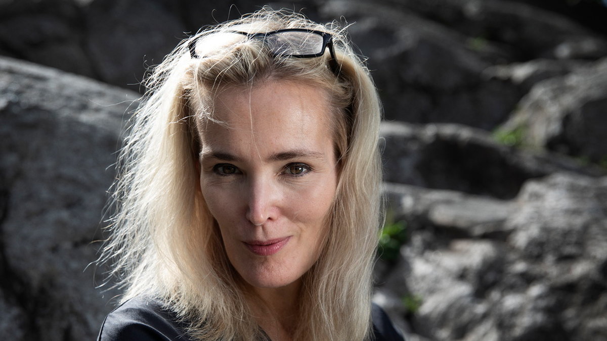 Författaren Lotta Olsson valde att skriva 'filterlöst' i sorgeboken ”Jag som är kvar”.