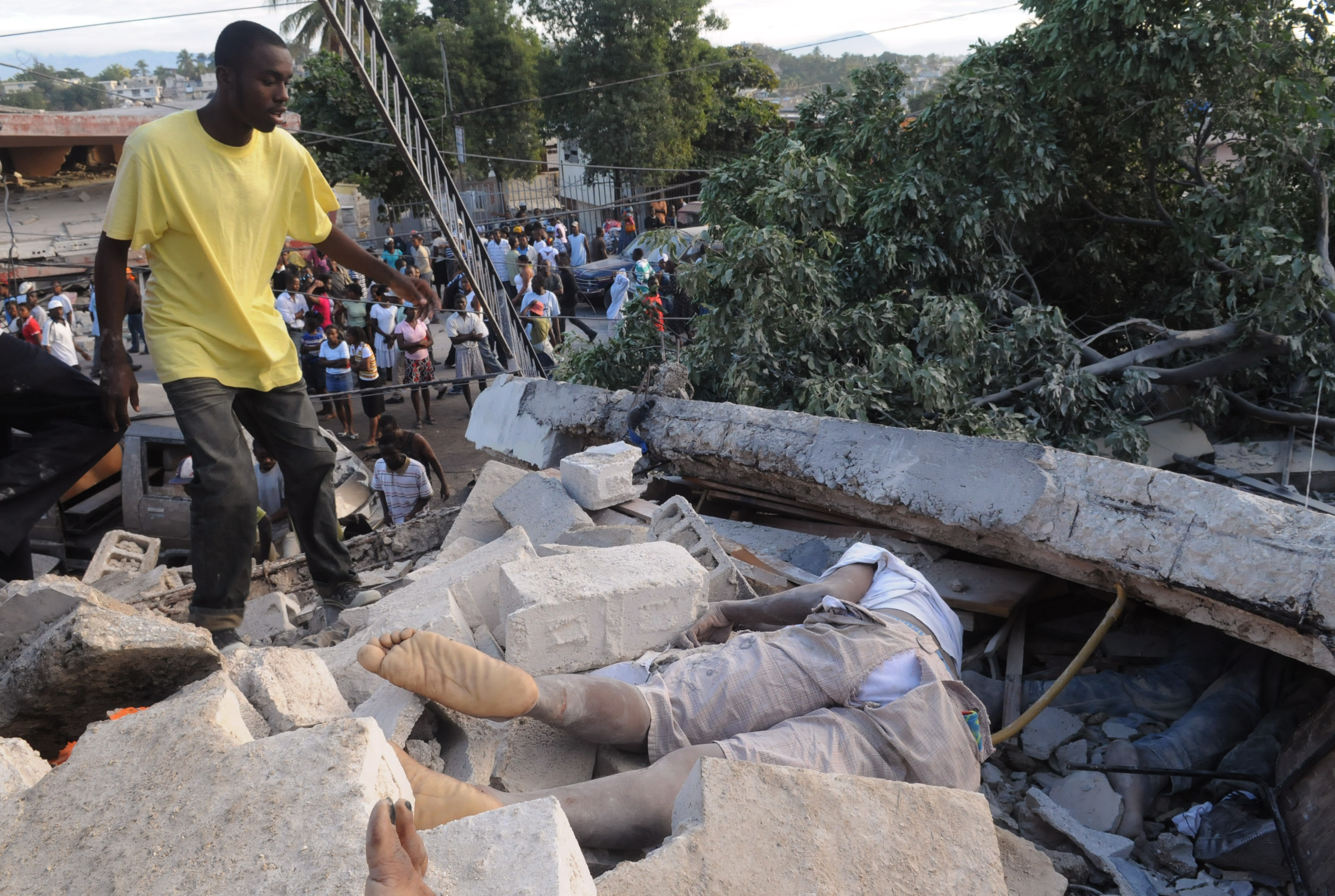 100 000 människor har dött i Haiti enligt landets premiärminister. 