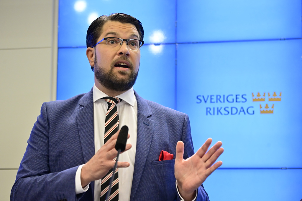 SD:s partiledare Jimmie Åkesson är tveksam till att vi befinner oss i en klimatkris, rapporterar SVT.
