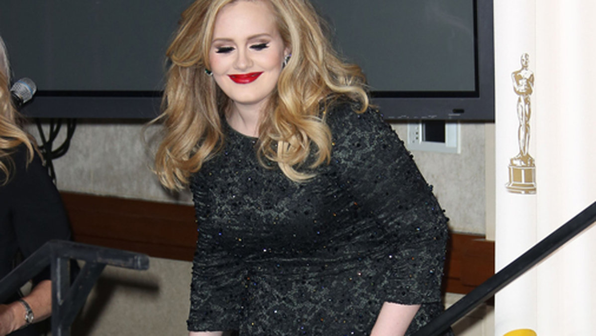 Adele har även hånats av Karl Lagerfeld. 