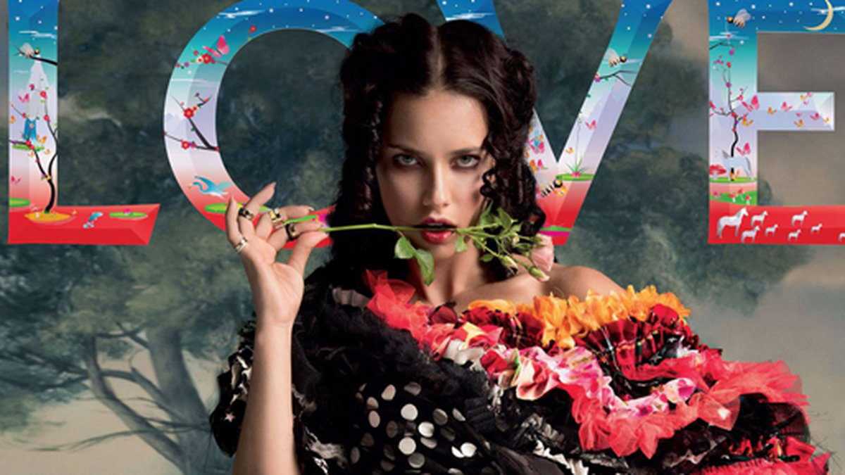 Adriana Lima på omslaget till magasinet LOVE.