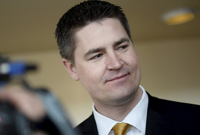 Sjöstedt är fortfarande med i den yttersta partitoppen. Sjöstedt är fortfarande med i den yttersta partitoppen.