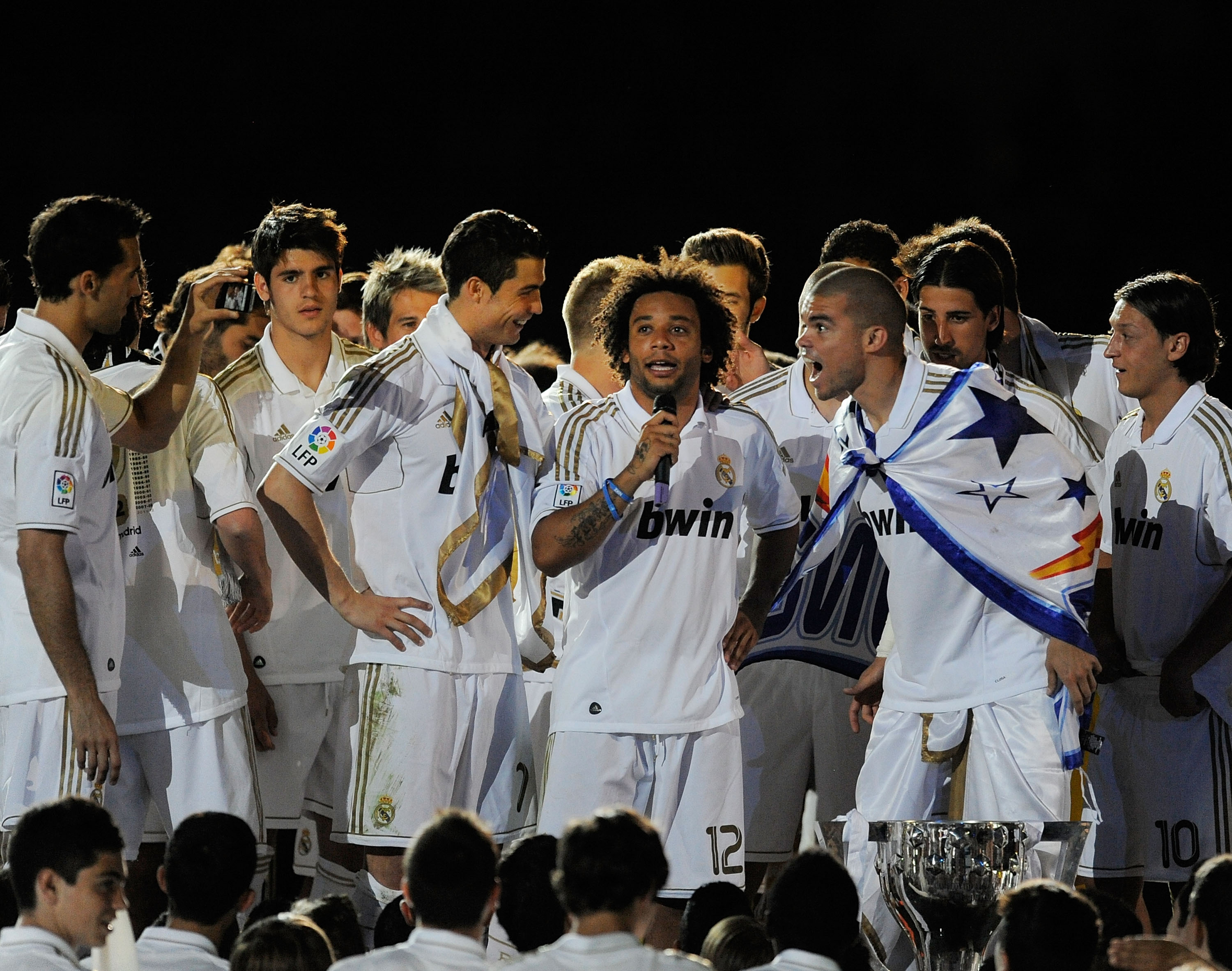Marcelo tar ton under firandet. Marcelo tar ton under firandet.