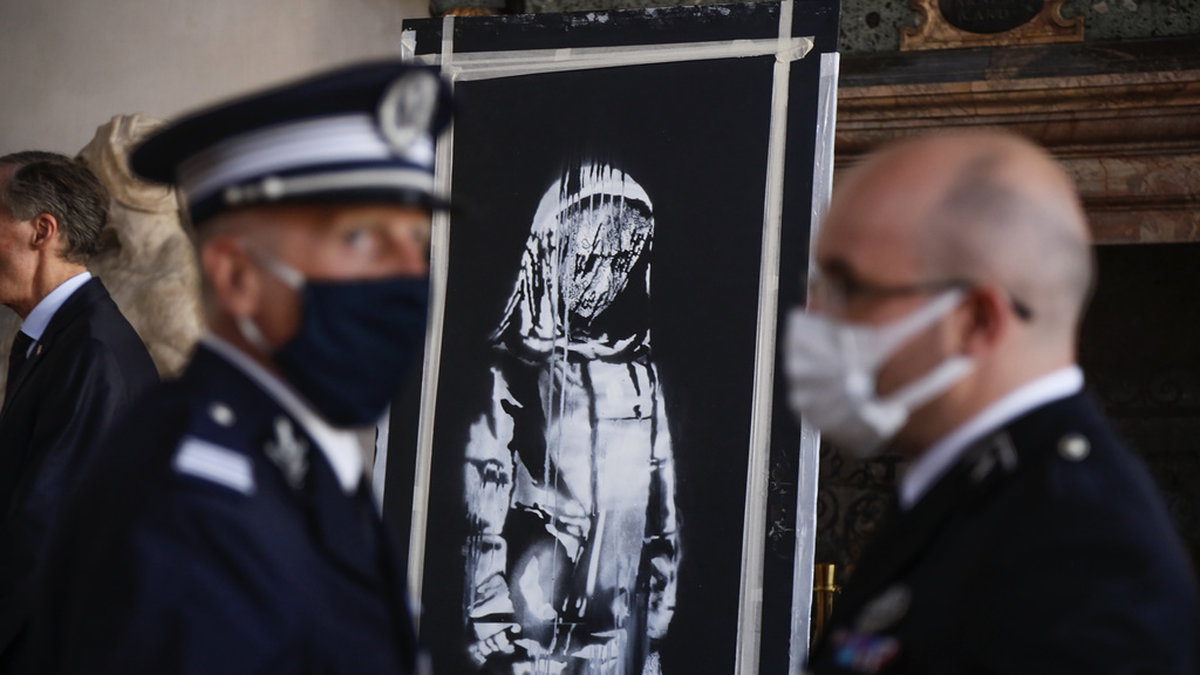 Muralmålningen 'Sad girl' hittades i en lada i Italien, 18 månader efter stölden. Arkivbild.