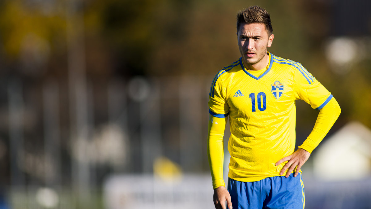Muamer Tankovic togs ut till Sveriges trupp mot Turkiet, trots rykten om att han vill spela för Bosniens landslag.