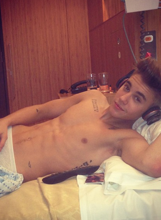 Även Justin Bieber hamnade på sjukan efter att ha kollapsat på scen. Även Justin Bieber hamnade på sjukan efter att ha kollapsat på scen.