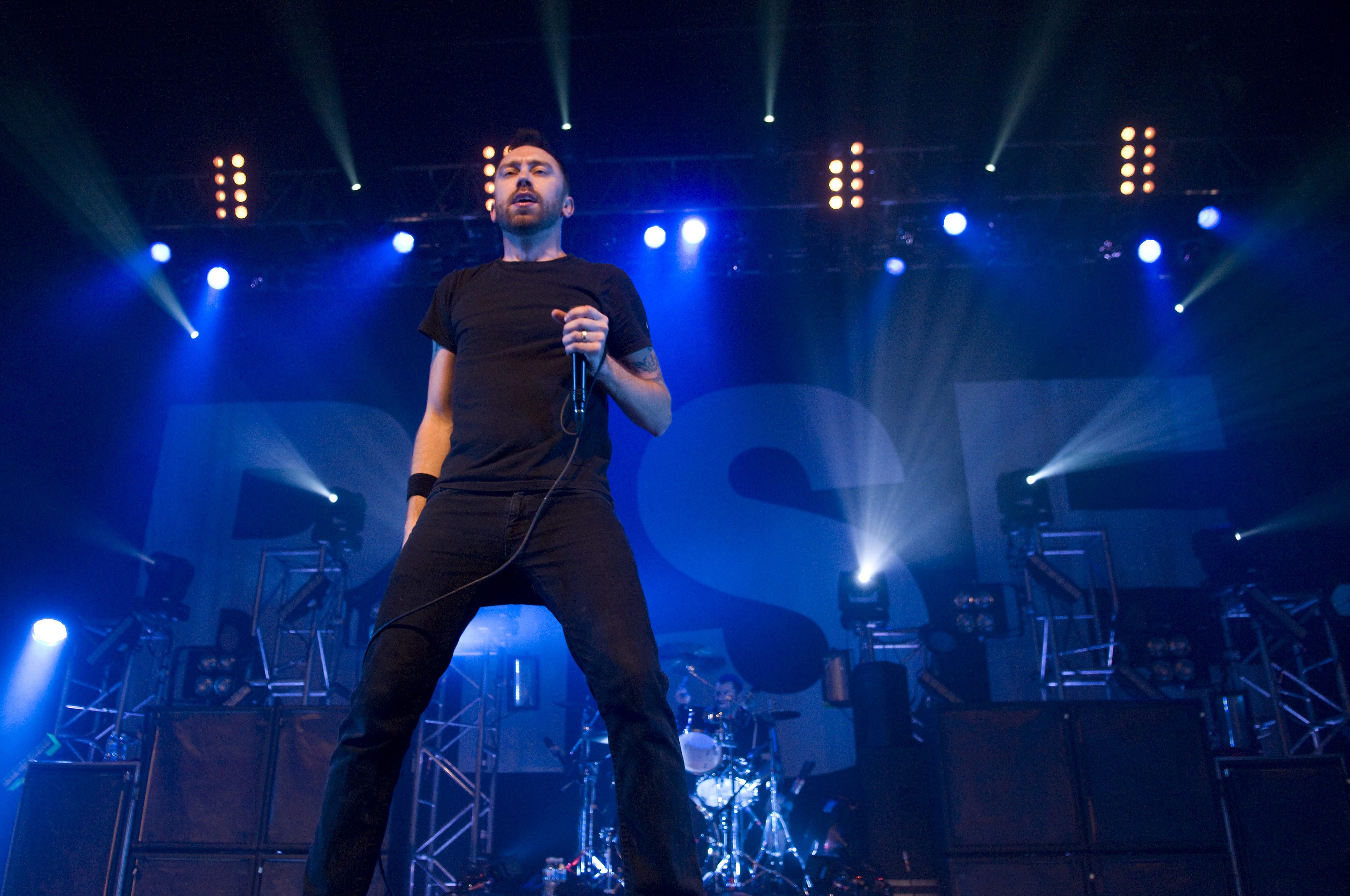 Rise Against spelar på Black Stage från klockan 20:10.