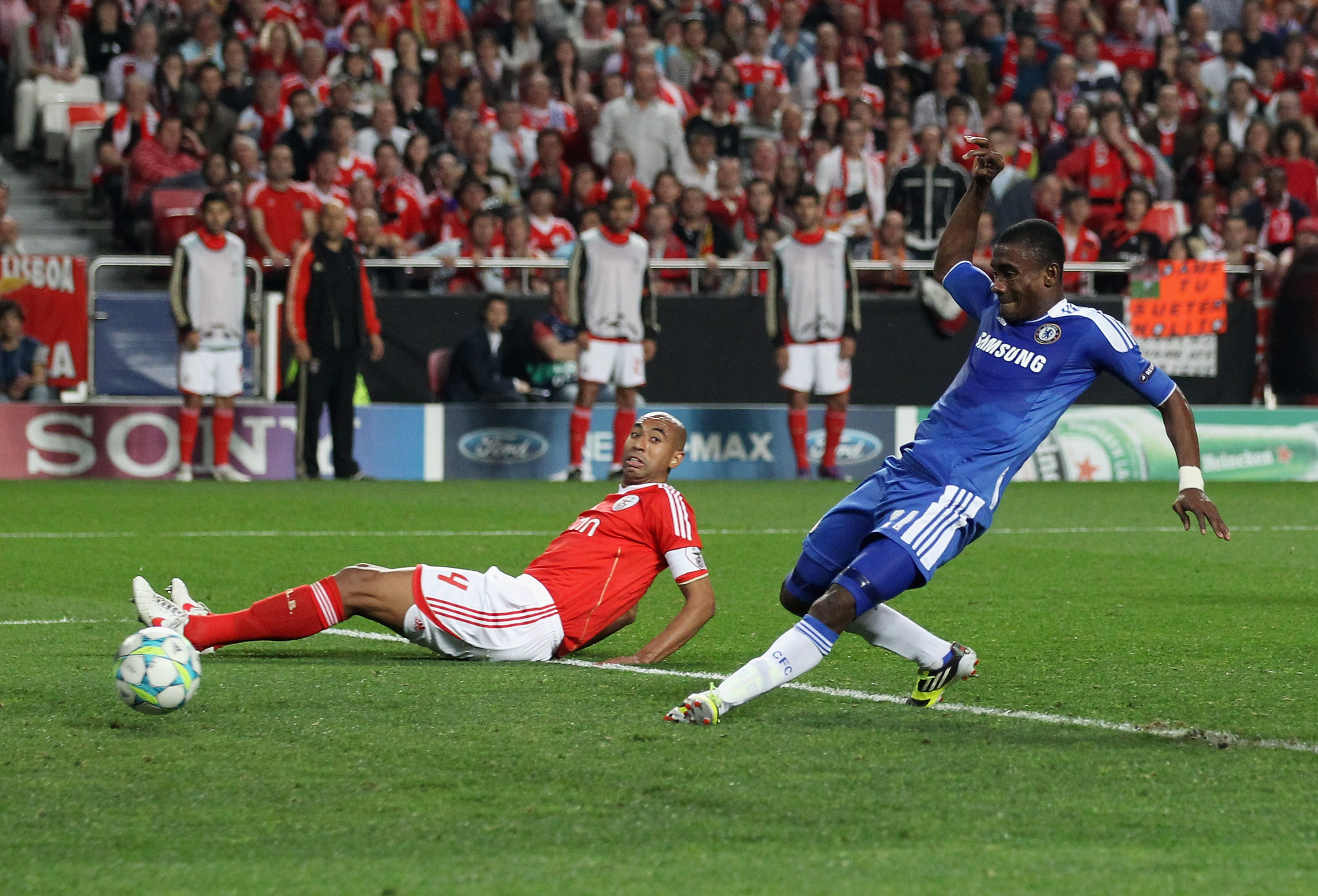 Salomon Kalou tryckte dit det viktiga bortamålet. Salomon Kalou tryckte dit det viktiga bortamålet.
