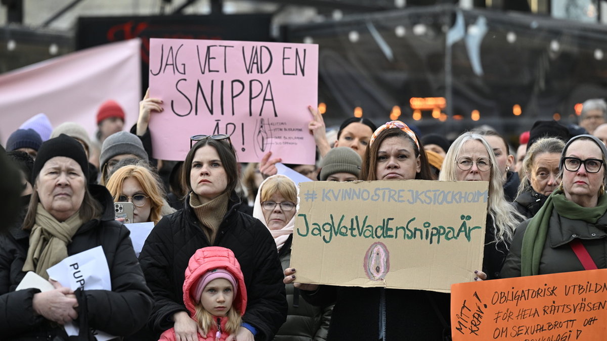 Det så kallade snippafallet ledde till flera demonstrationer runt om i Sverige. Familjen till den utsatta flickan är lättade över domen. Arkivbild.