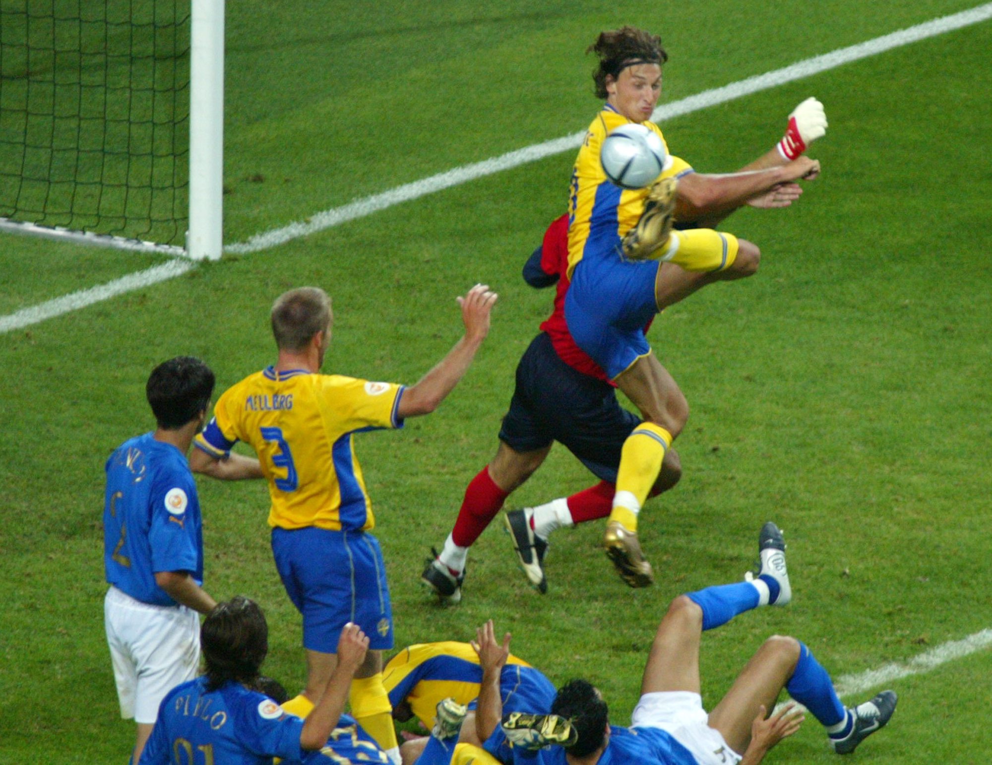 Zlatans klack mot Italien 2004 är naturligtvis ett av de mest klassiska ögonblicken i EM-historien.