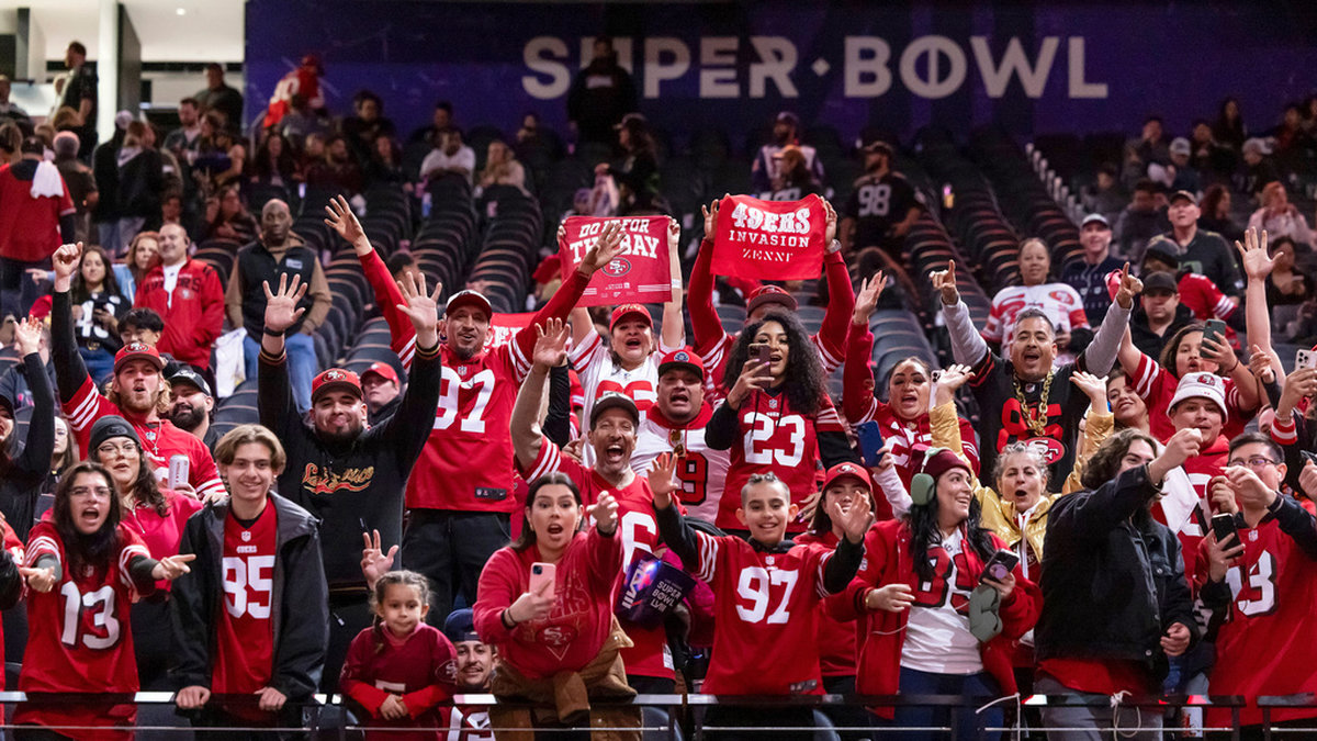 Supportrar till San Francisco 49ers på plats i Las Vegas inför Super Bowl.