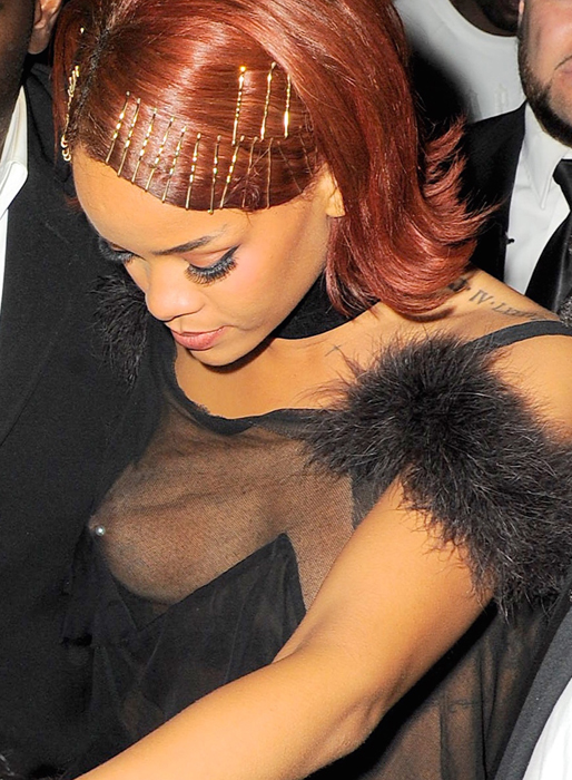 Rihanna anländer till klubben Up & Down i New York. Rihanna anländer till klubben Up & Down i New York.