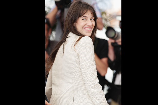 Skådespelerskan och musikartisten Charlotte Gainsbourg medverkar också i filmen. 