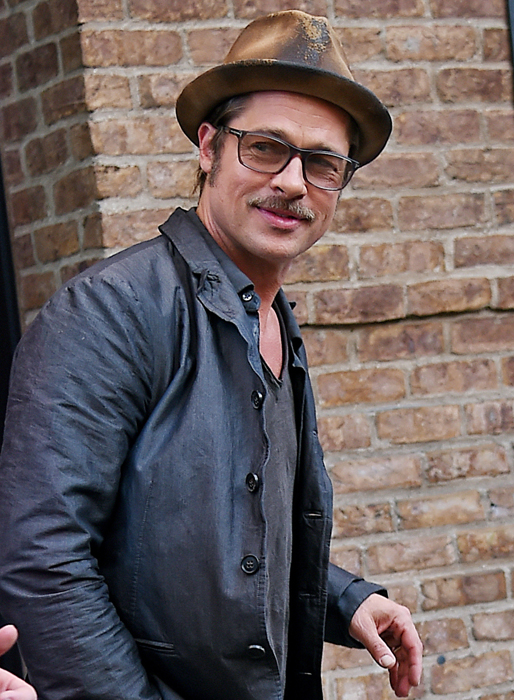 Brad Pitt i New York med en välsliten hatt. Brad Pitt i New York med en välsliten hatt.