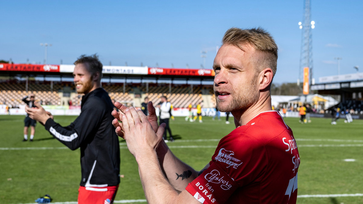 Elfsborgs lagkapten Johan Larsson: 'Det viktigaste är att vi har trygga och säkra arrangemang så barn vill fortsätta att gå på våra matcher'. Arkivbild.