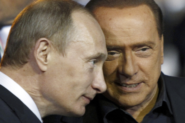 Vladimir, alfahannen, träffar Silvio Berlusconi, Italiens premiärminister. 