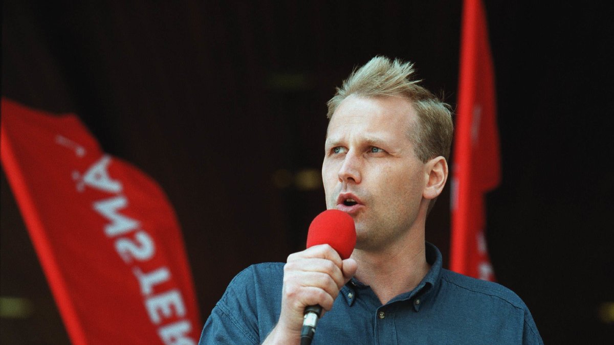 Sjöstedt satt i EU-parlamentet under perioden 1995-2006.