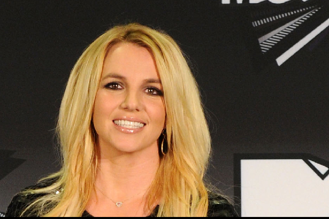 Att Britney Spears har storstädat sin uppenbarelse har inte gått obemärkt förbi. Nu kan sångerskan stoltsera med att vara den sexigaste sångerskan. 