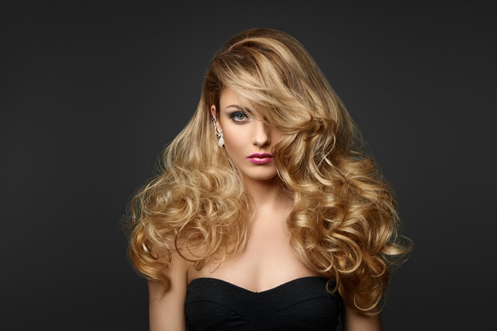 Klippning samt slingor/balayage Klippning samt slingor/balayage