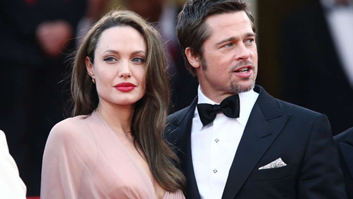 Under tisdagen stod det klart att Angelina Jolie ansöker om skilsmässa från Brad Pitt. 