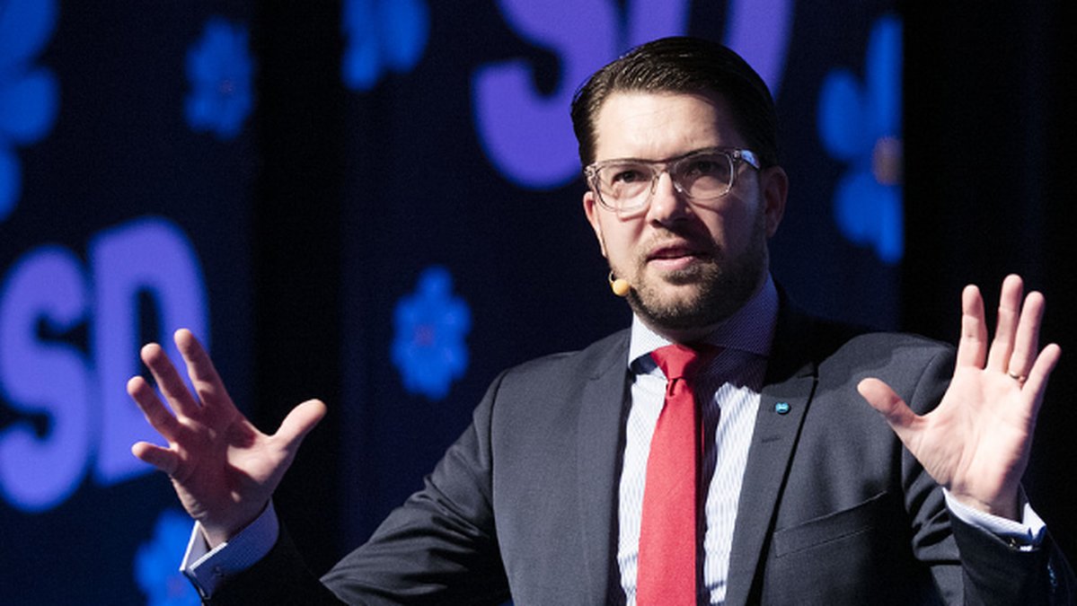 Och Sverigedemokraterna ökar med 0,8 procentenheter. SD har nu 18,5 procent.