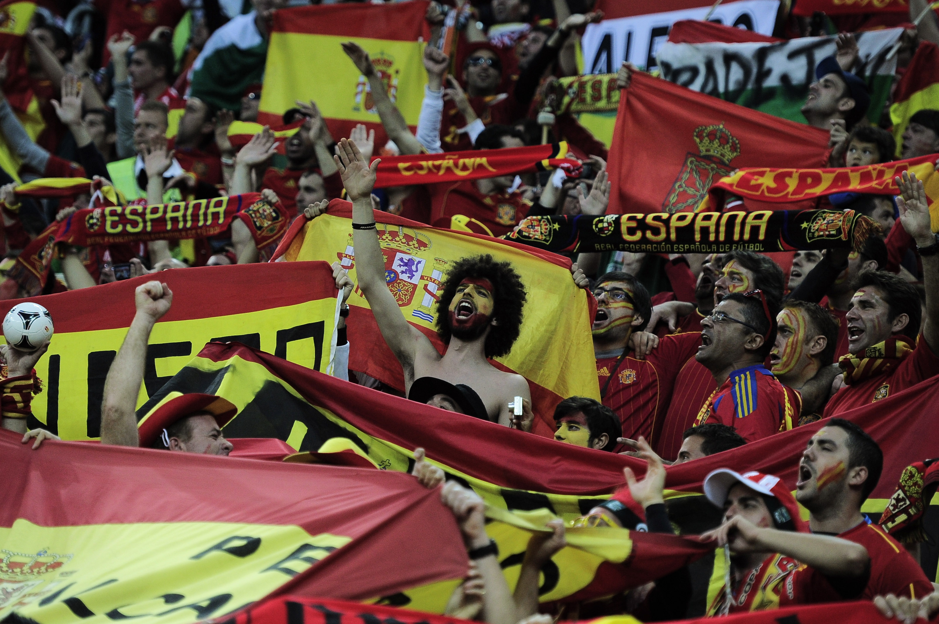 De spanska fansen fick anledning att jubla en gång i första halvlek.