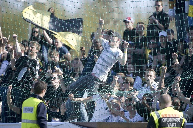 Fansen stökar - men AIK vägrar betala polisnotan.