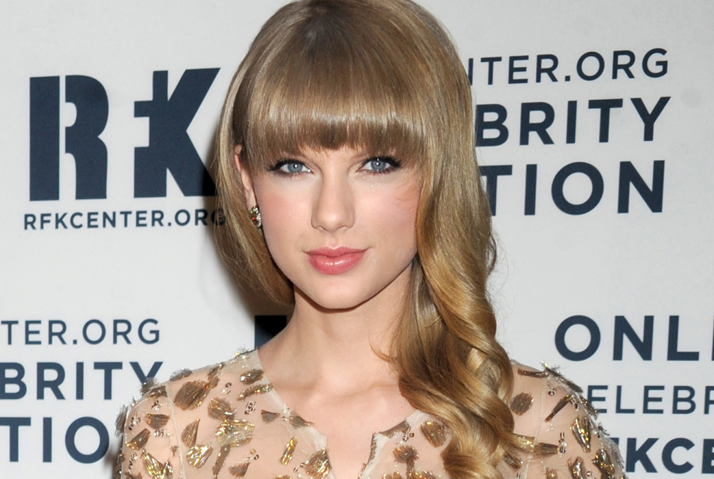 Conor Kennedy och Taylor Swift hade en mysig sommarromans men i oktober gick de skilda vägar. Taylor dejtar nu One Direction-stjärnan Harry Styles. Conor Kennedy och Taylor Swift hade en mysig sommarromans men i oktober gick de skilda vägar. Taylor dejtar nu One Direction-stjärnan Harry Styles.