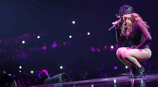 Här uppträder Beyoncé på Kombank Arena i Belgrad. 
