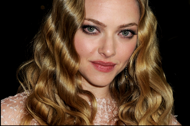 Sexigast läppar har Amanda Seyfried, sug på den du! Eller dem, kanske man borde säga. Sexigast läppar har Amanda Seyfried, sug på den du! Eller dem, kanske man borde säga.