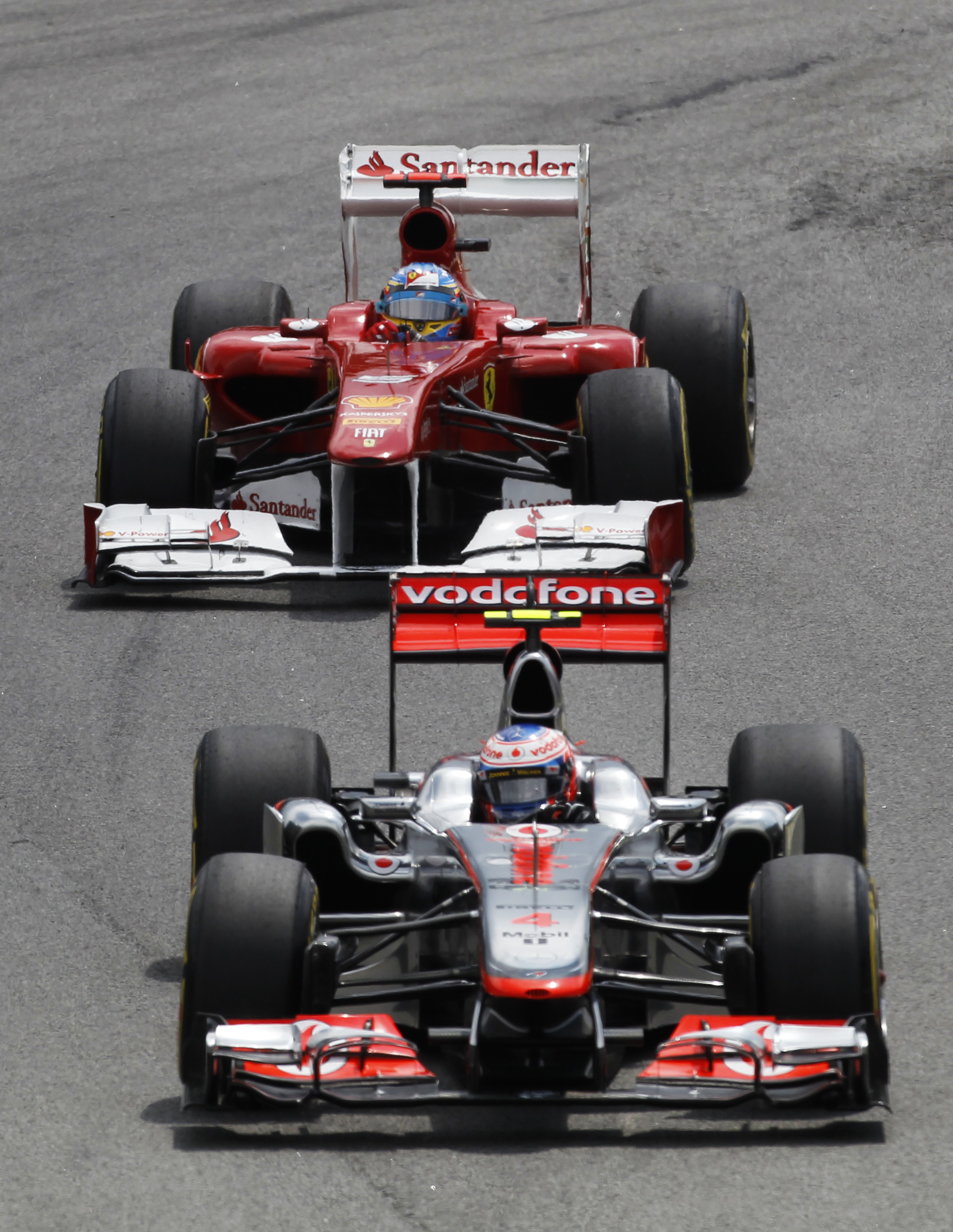 Jenson Button behöll sin andraplats med god marginal