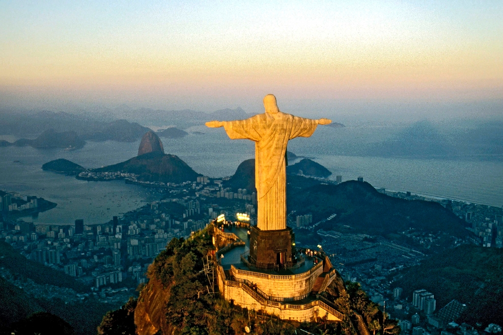 34. Brasilien. Förutom sambafotboll och karnevaler är landets invånare vänliga mot turister. 34. Brasilien. Förutom sambafotboll och karnevaler är landets invånare vänliga mot turister.