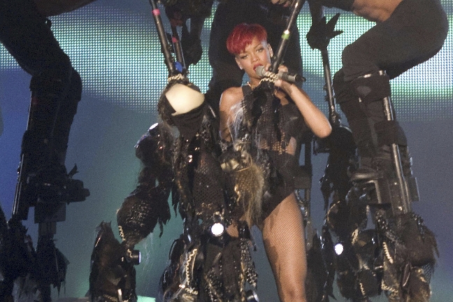 Rihanna, Spanien, Frisyr, Konsert, Hår