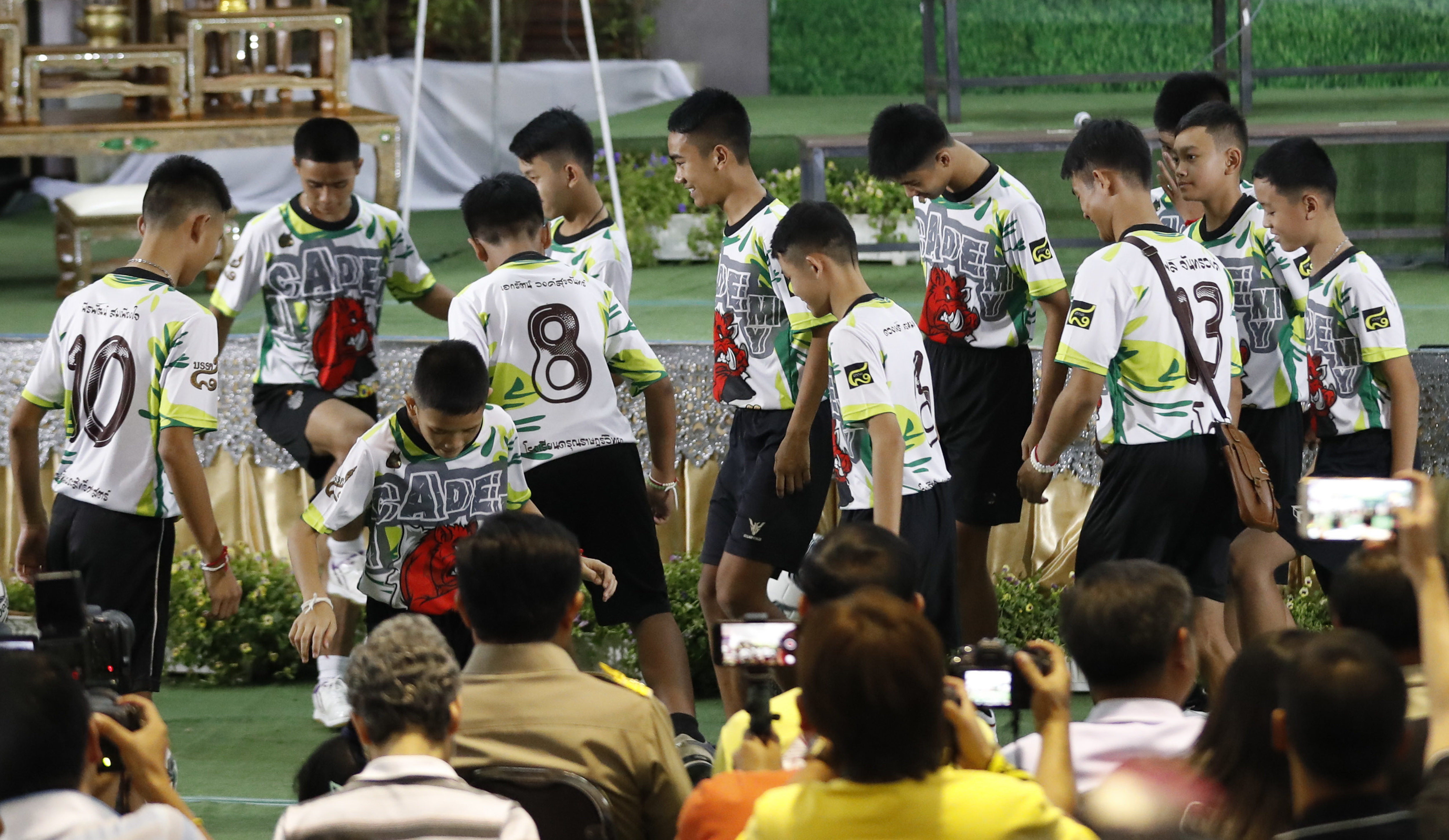 Thailändska fotbollslaget pressträff. Thailändska fotbollslaget pressträff.