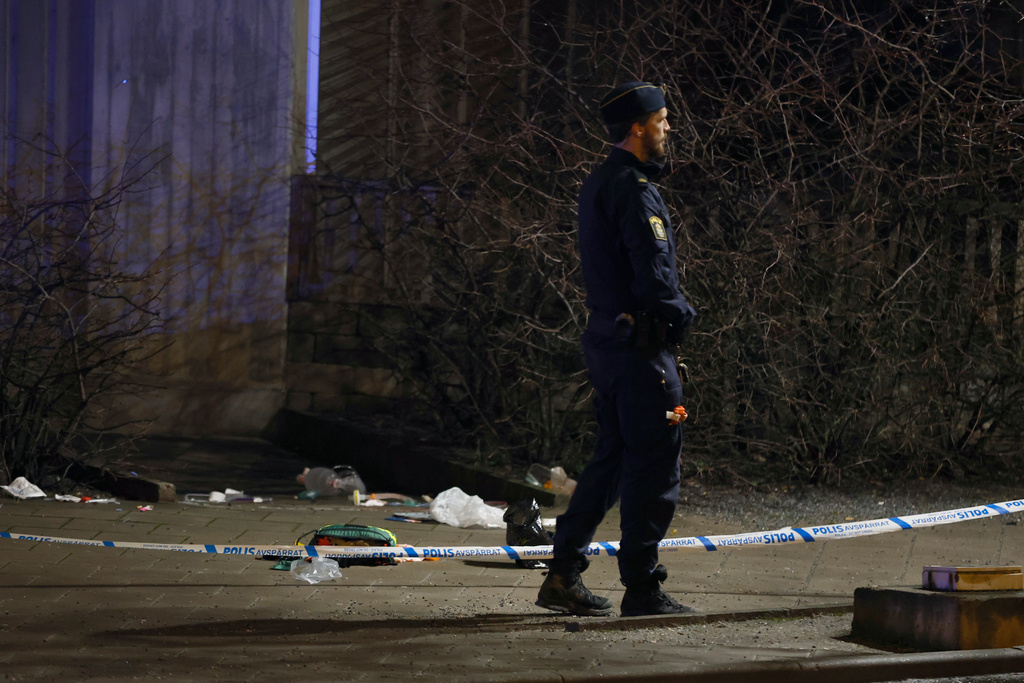 Den eskalerande våldsspiralen i Stockholm har nu pågått i precis en månad. 20 januari sköts en man till döds i Huvudsta centrum i Solna. Arkivbild.