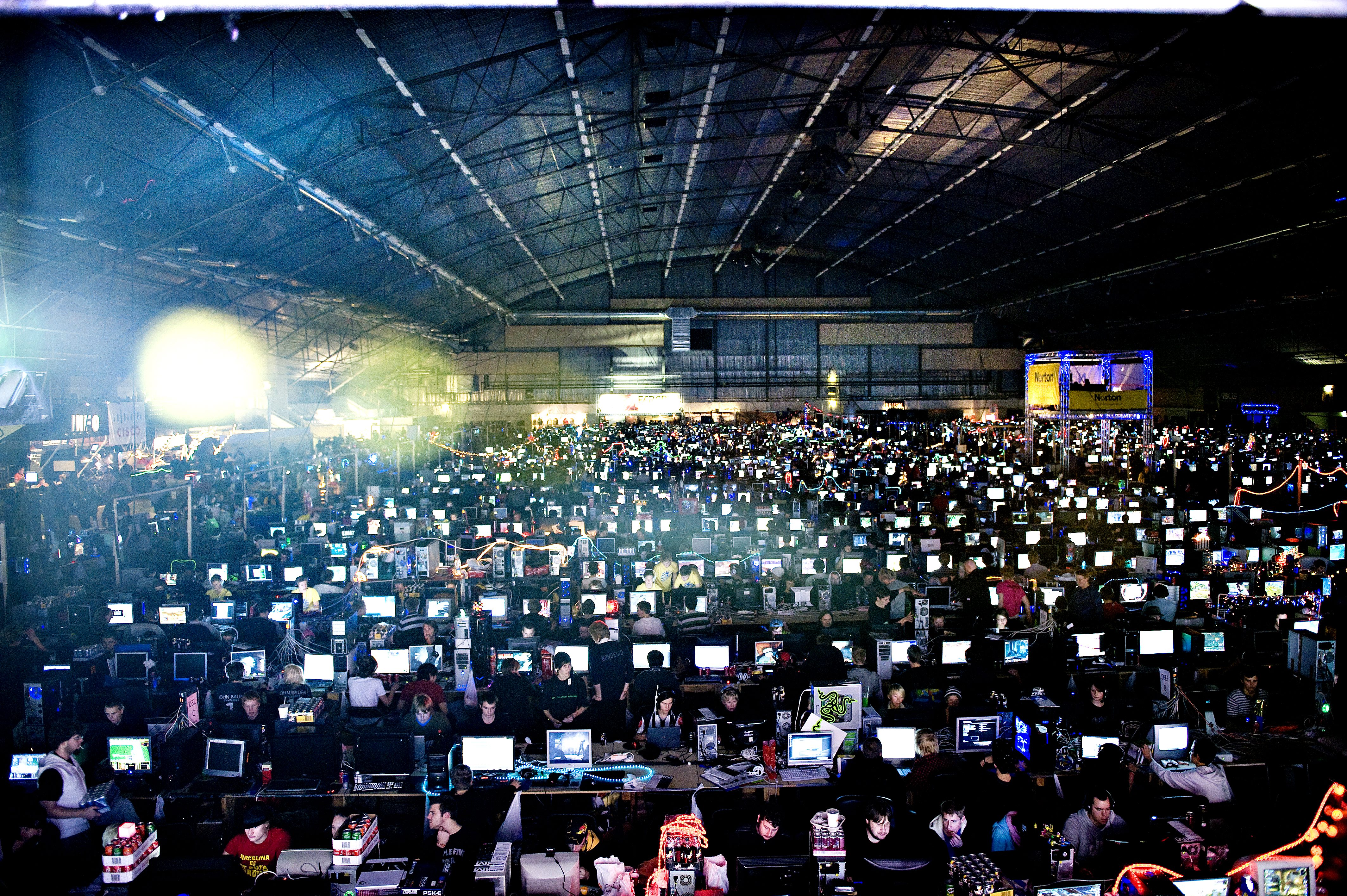 Dreamhack är världens största datorfestival, enligt Guinness rekordbok.