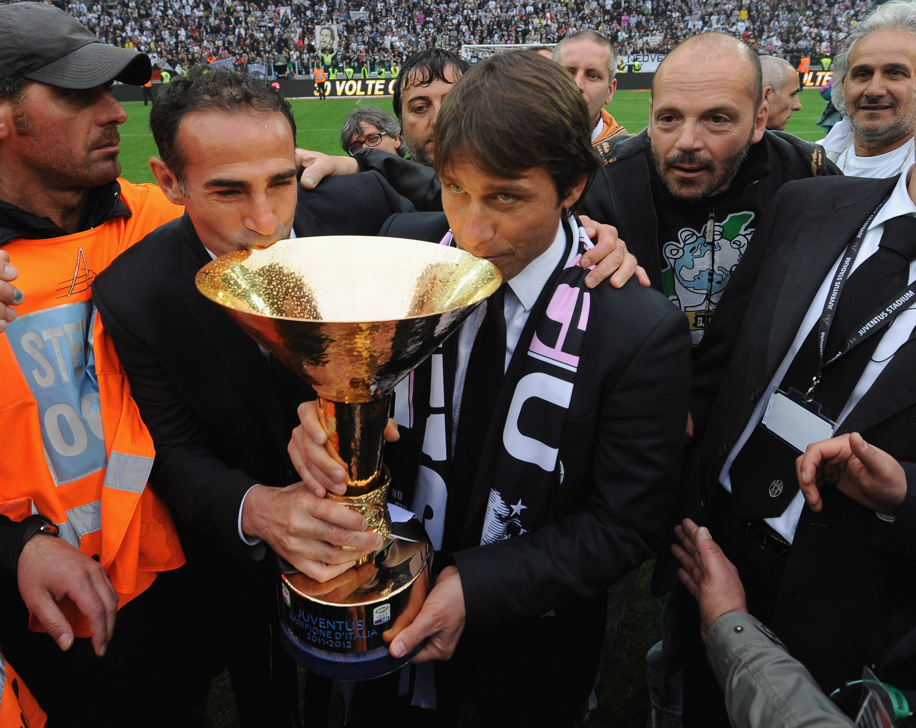 Bucklan föll tränarduon Antonio Conte och Angelo Alessio i smaken. Bucklan föll tränarduon Antonio Conte och Angelo Alessio i smaken.