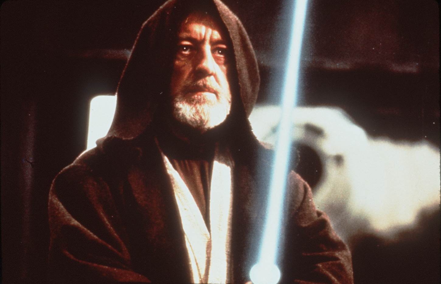 Den livsfarliga laserpekaren ser ut som lasersvärden från Star Wars - här i nävarna på Obi Wan Kenobi.